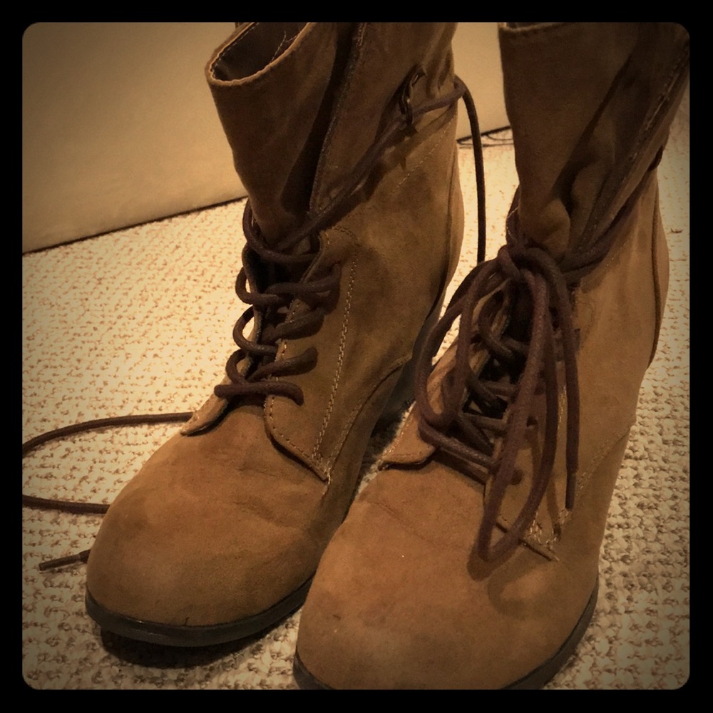 Brown tie booties